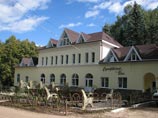 Названа причина жестокого избиения туристов в Тарусе - побоище произошло из-за женщины Названа причина жестокого избиения туристов в Тарусе - побоище произошло из-за женщины