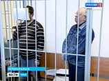 По решению суда 65-летний житель Первоуральска адвокат Анатолий Злоказов проведет за решеткой 4 года. Его 44-летний сын Вячеслав Злоказов получил пятилетний срок