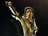 Несмотря на ежегодный доход в миллионы долларов, король поп-музыки Майкл Джексон тратил больше, чем зарабатывал