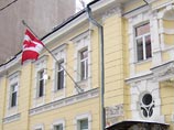 Из-за забастовки сотрудников консульства Канады в Москве россияне уже несколько месяцев не могут получить визы, под угрозой срыва осенние учебные программы, туроператоры отказываются от работы с североамериканской страной