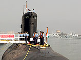 Согласно данным индийских ВМС, вскоре после полуночи на борту "Синдуракшак" прогремел взрыв, который привел к крупному пожару