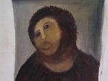Хименес без спросу взялась реставрировать фреску художника Элиаса Гариса Мартинеса (произведение датируется концом XIX - началом XX века) и в результате вместо изображения Иисуса Христа создала "портрет волосатой обезьяны"