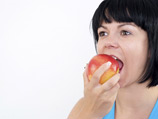  Исследователи заметили, что с 1970 по 2010 год яблоки становились все слаще, и фиксировали изменения в структуре мякоти плодов