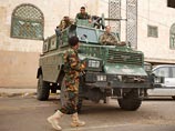 Посольство было закрыто после того, как разведывательные службы США перехватили переговоры между лидером "Аль-Каиды" Айманом аз-Завахири и главой ячейки террористической организации в Йемене о подготовке нападений на дипломатов