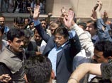 Как сообщил прокурор, Мушаррафу "было предъявлено обвинение в убийстве, преступном сговоре с целью убийства и содействии убийству"