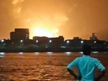 На индийской подводной лодке "Синдуракшак", которая затонула в порту Мумбаи после взрыва, могли работать неквалифицированные кадры. Об этом заявили бывшие высокопоставленные сотрудники индийского порта в интервью India Today