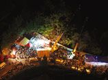 Автобус, в котором находилось, по разным данным, от 49 до 52 пассажиров, рухнул в глубокий овраг рядом с горным курортом Гентинг Хайлендс