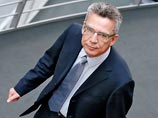 Утечка полицейского отчета: турецкий культурист сплясал в трусах на крыле авиалайнера Ангелы Меркель Утечка полицейского отчета: турецкий культурист сплясал в трусах на крыле авиалайнера Ангелы Меркель