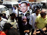 Экс-президент Египта Хосни Мубарак, решением суда накануне освобожденный из-под стражи, в четверг покинул каирскую тюрьму "Тора" на вертолете