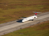 Пассажирский самолет авиакомпании Delta Airlines совершил аварийную посадку в американском городе Монтгомери (штат Алабама) из-за задымления в кабине пилотов