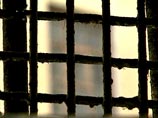 В Китае родители 30 лет продержали своего сына в каменной клетке В Китае родители 30 лет продержали своего сына в каменной клетке