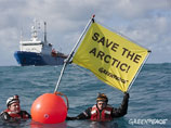Пограничники РФ остановили ледокол Greenpeace после акции протеста против планов "Роснефти" в Арктике Пограничники РФ остановили ледокол Greenpeace после акции протеста против планов "Роснефти" в Арктике