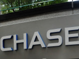 Американский банк J.P.Morgan Chase должен выплатить около 50 млн долларов предпринимателю Леониду Блаватнику за то, что нарушил условия ранее заключенного с ним соглашения