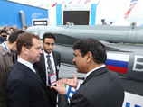 Затем председатель правительства посетил несколько павильонов отечественных авиастроительных корпораций, где осмотрел новинки техники и перспективные разработки