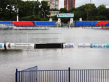 Продолжающееся на Дальнем Востоке рекордное наводнение затопило главный стадион Хабаровска, на котором проводит домашние матчи в чемпионате ФНЛ местная команда "СКА-Энергия"