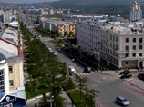 "Но не Владивосток, не Хабаровск, а где-нибудь в районе Магадана - подальше от китайской границы, на берегу Охотского моря", - продолжил Жириновский "Но не Владивосток, не Хабаровск, а где-нибудь в районе Магадана - подальше от китайской границы, на берегу Охотского моря", - продолжил Жириновский