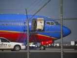 В двигатель самолета авиакомпании Southwest Airlines на пути в Чикаго попала птица В двигатель самолета авиакомпании Southwest Airlines на пути в Чикаго попала птица