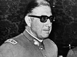 Генерал Пиночет правил страной между 1973 и 1990 годами. За время его правления были убиты более трех тысяч человек