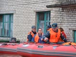 На Дальнем Востоке жители спасаются от потопа на крышах и жалуются на власти (ВИДЕО) На Дальнем Востоке жители спасаются от потопа на крышах и жалуются на власти (ВИДЕО)