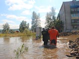 По данным спасателей, в результате наводнения в городе подтоплено 578 жилых домов с населением 5 тыс. 258 человека, в том числе 1 тыс. 252 ребенка