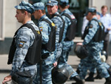 Ранее сообщалось, что столичная полиция усилила меры безопасности в районе Болотной площади