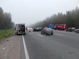 В Ленинградской области автобус столкнулся с двумя иномарками: 5 человек погибли, 12 ранены