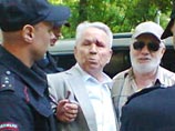 Адвокат 79-летнего профессора Российской академии народного хозяйства и государственной службы Александра Куликова считает, что начальство должно уволить избивших его двух полицейских
