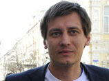 Аналогичным образом охарактеризовал Константинова и Гудков, описавший его как надежного человека, "который боролся с нарушениями закона и искренне верил в то, что делал" Аналогичным образом охарактеризовал Константинова и Гудков, описавший его как надежного человека, "который боролся с нарушениями закона и искренне верил в то, что делал"