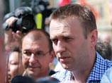 Оппозиционер Алексей Навальный не доволен тем, как складывается судьба его инициативы по ограничению стоимости закупаемых государством автомобилей, собравшей 100 тысяч подписей россиян Оппозиционер Алексей Навальный не доволен тем, как складывается судьба его инициативы по ограничению стоимости закупаемых государством автомобилей, собравшей 100 тысяч подписей россиян