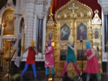 Ни один россиянин не испытывает к участницам группы Pussy Riot, устроившим "панк-молебен" в храме Христа Спасителя, уважения, об этом говорят данные опроса "Левада-центра". Опрос провели среди 1601 человека в 130 населенных пунктах 45 регионов страны Ни один россиянин не испытывает к участницам группы Pussy Riot, устроившим "панк-молебен" в храме Христа Спасителя, уважения, об этом говорят данные опроса "Левада-центра". Опрос провели среди 1601 человека в 130 населенных пунктах 45 регионов страны