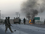 Боевики движения "Талибан", ответственные за атаку, начинили взрывчаткой грузовик. Бомба была приведена в действие в транспортном средстве, когда оно находилось у парадных ворот консульства.