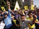 Тысячи сторонников свергнутого экс-президента Египта Мухаммеда Мурси принимают участие в демонстрациях в столице страны