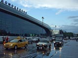 Багажный кризис в "Домодедово": терминал забит пассажирами, рейсы задерживаются Багажный кризис в "Домодедово": терминал забит пассажирами, рейсы задерживаются