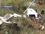 В результате происшествия погибли 50-летний пилот и 25-летняя пассажирка. РИА "Новости" сообщает, что самолет принадлежал погибшему пилоту