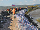 Комсомольску-на-Амуре угрожает новая опасность: высокие волны и ветер могут разрушить дамбы