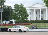 Белый мужчина перебросил пару петард через забор Белого дома в Вашингтоне
