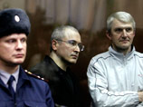 Михаил Ходорковский(на фото - справа) и Платон Лебедев, 30 декабря 2010 года