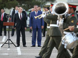 Владимир Путин и Эмомали Рахмон, 201-я российская военная база в Таджикистане, октябрь 2012 года Владимир Путин и Эмомали Рахмон, 201-я российская военная база в Таджикистане, октябрь 2012 года