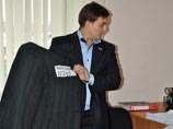 Все эти вещи, по его словам, предназначались Антропенко, а на телогрейке даже была выведена фамилия бизнесмена и поставлен номер Все эти вещи, по его словам, предназначались Антропенко, а на телогрейке даже была выведена фамилия бизнесмена и поставлен номер