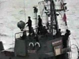Северокорейский военный корабль обстрелял рыболовов из России Северокорейский военный корабль обстрелял рыболовов из России