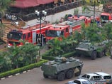 На исходе третьего дня осады кенийскими силовиками торгового центра Westgate в Найроби, днем в субботу захваченного террористами из межнациональной группировки "Аш-Шабаб", правоохранителям и военным удалось взять здание под свой полный контроль На исходе третьего дня осады кенийскими силовиками торгового центра Westgate в Найроби, днем в субботу захваченного террористами из межнациональной группировки "Аш-Шабаб", правоохранителям и военным удалось взять здание под свой полный контроль
