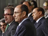 Члены парламента от партии Берлускони, спасая своего лидера, подали заявления об отставке Члены парламента от партии Берлускони, спасая своего лидера, подали заявления об отставке