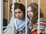 Новые жалобы голодающей Толоконниковой: силой отобрали воду Новые жалобы голодающей Толоконниковой: силой отобрали воду
