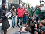 Сегодня прошла акция в поддержку арестованного фотографа Дениса Синякова. Она состоялась у здания Следственного комитета в Москве