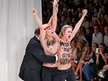 Активисткам женского движения Femen удалось осуществить очередную резонансную топлесс-акцию: на этот раз они попытались сорвать показ новой коллекции дома моды Nina Ricci на Парижской неделе моды