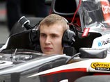 Сироткин впервые на публике проехался за рулем болида "Формулы-1"