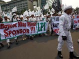 Первоначально организаторы планировали провести финал "Мисс мира - 2013" в пригороде индонезийской столицы Джакарта, однако это решение встретило протесты со стороны радикально настроенного меньшинства индонезийских мусульман