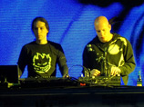Зрителей прерванного рейдом ФСКН концерта Infected Mushroom пустят в субботу бесплатно Зрителей прерванного рейдом ФСКН концерта Infected Mushroom пустят в субботу бесплатно