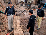 В Пакистане взорвали полицейский участок и подожгли рынок, более 30 погибших