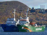 Российские следователи в понедельник продолжат осмотр задержанного ледокола Arctic Sunrise, на котором 30 активистов Greenpeace прибыли к нефтедобывающей платформе "Приразломная" и предприняли несколько попыток устроить акции протеста Российские следователи в понедельник продолжат осмотр задержанного ледокола Arctic Sunrise, на котором 30 активистов Greenpeace прибыли к нефтедобывающей платформе "Приразломная" и предприняли несколько попыток устроить акции протеста